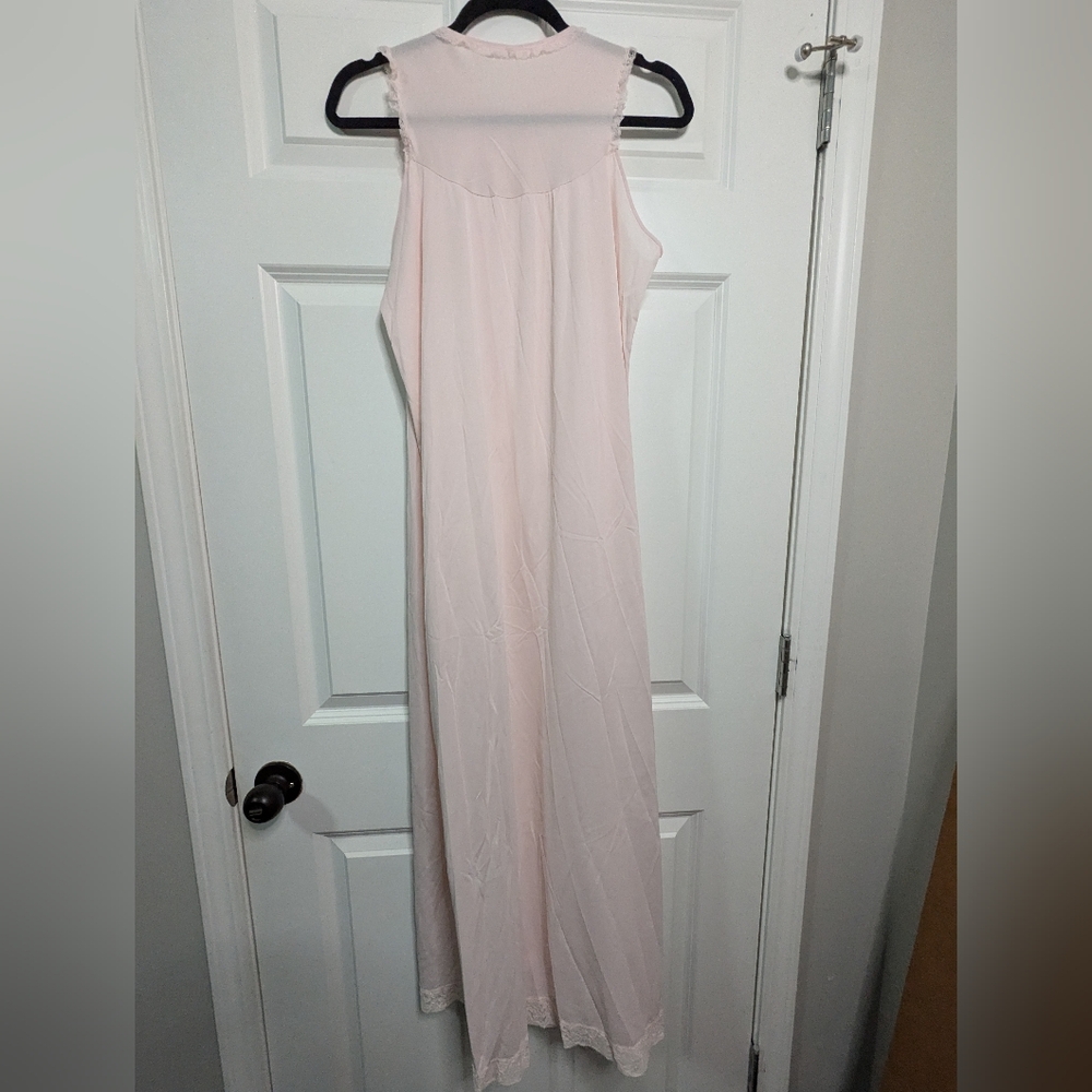 Vintage Pink Nylon Nightgown, lace detail at collar. #180 - Picture 3 of 5